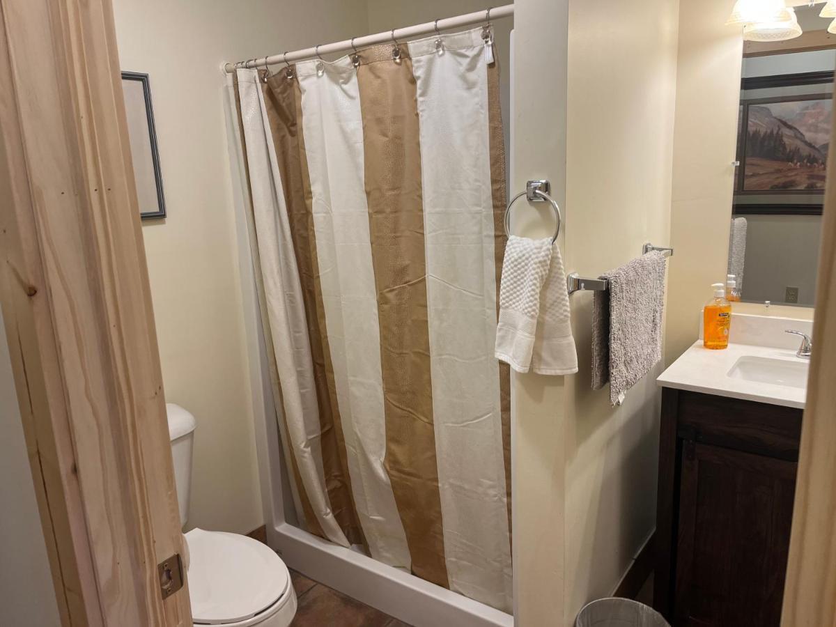 Creekside Downtown Vacation Suites, Only Adults 25 Or Older Buffalo Bagian luar foto