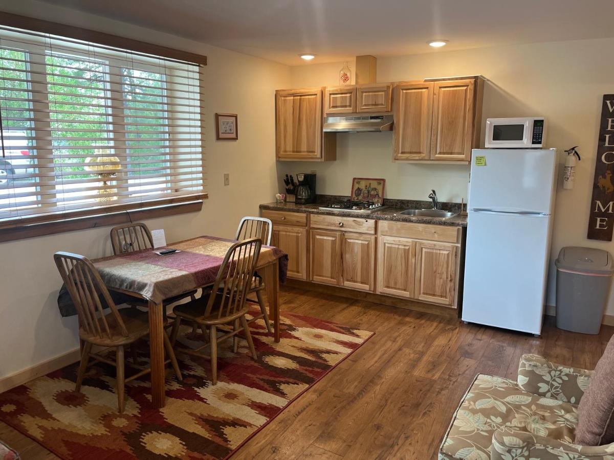 Creekside Downtown Vacation Suites, Only Adults 25 Or Older Buffalo Bagian luar foto